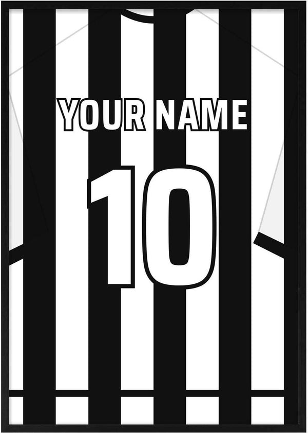 Newcastle United – personlig fodboldtrøje-plakat af Pictumi Studio